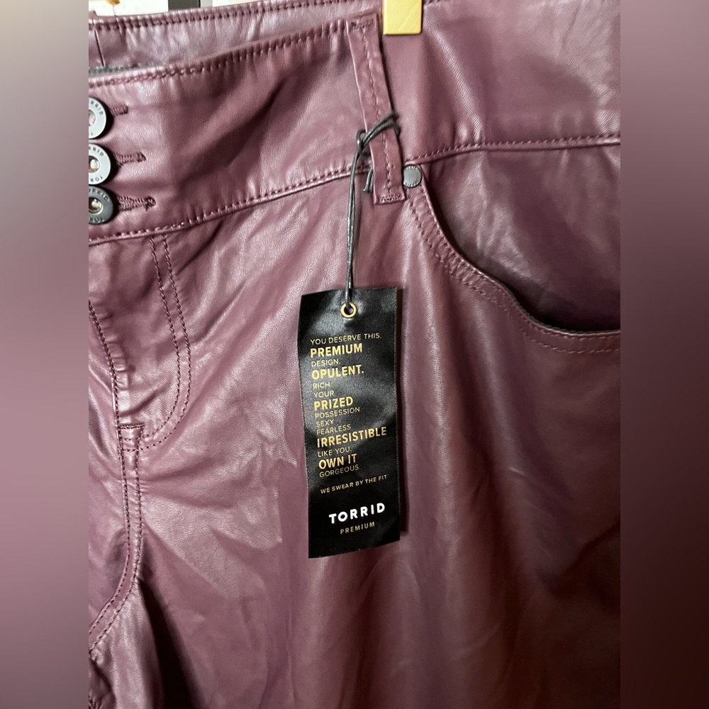 NWT Torrid Premium Faux Leather OxBlood Jeggings Size 26 - Picture 3 of 10